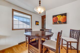 Photo 11: 24 Wimbledon Crescent SW in Calgary: Wildwood Detached for sale : MLS®# A2053548