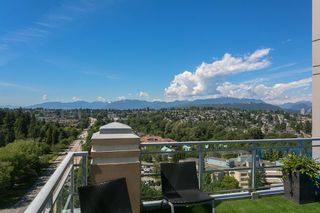 Photo 1: 2305 280 ROSS Drive in New Westminster: Fraserview NW Condo for sale in "THE CARLYLE" : MLS®# R2373905