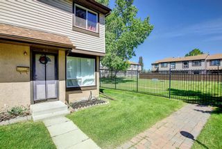 Photo 4: 62 2727 Rundleson Road in Calgary: Rundle Row/Townhouse for sale : MLS®# A1258127