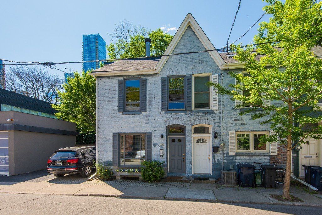 Main Photo: 19 Bishop Street in Toronto: Annex Freehold for sale (Toronto C02) 