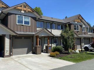 Photo 1: 26 2030 Wallace Ave in COMOX: CV Comox (Town of) Row/Townhouse for sale (Comox Valley)  : MLS®# 840731