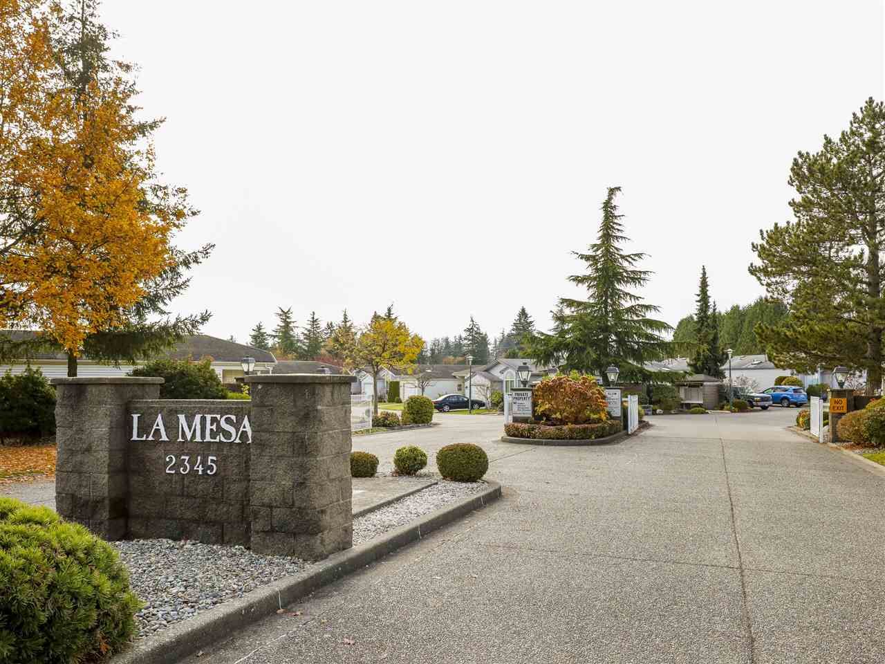 Main Photo: 72 2345 CRANLEY Drive in Surrey: King George Corridor Manufactured Home for sale in "La Mesa" (South Surrey White Rock)  : MLS®# R2429051