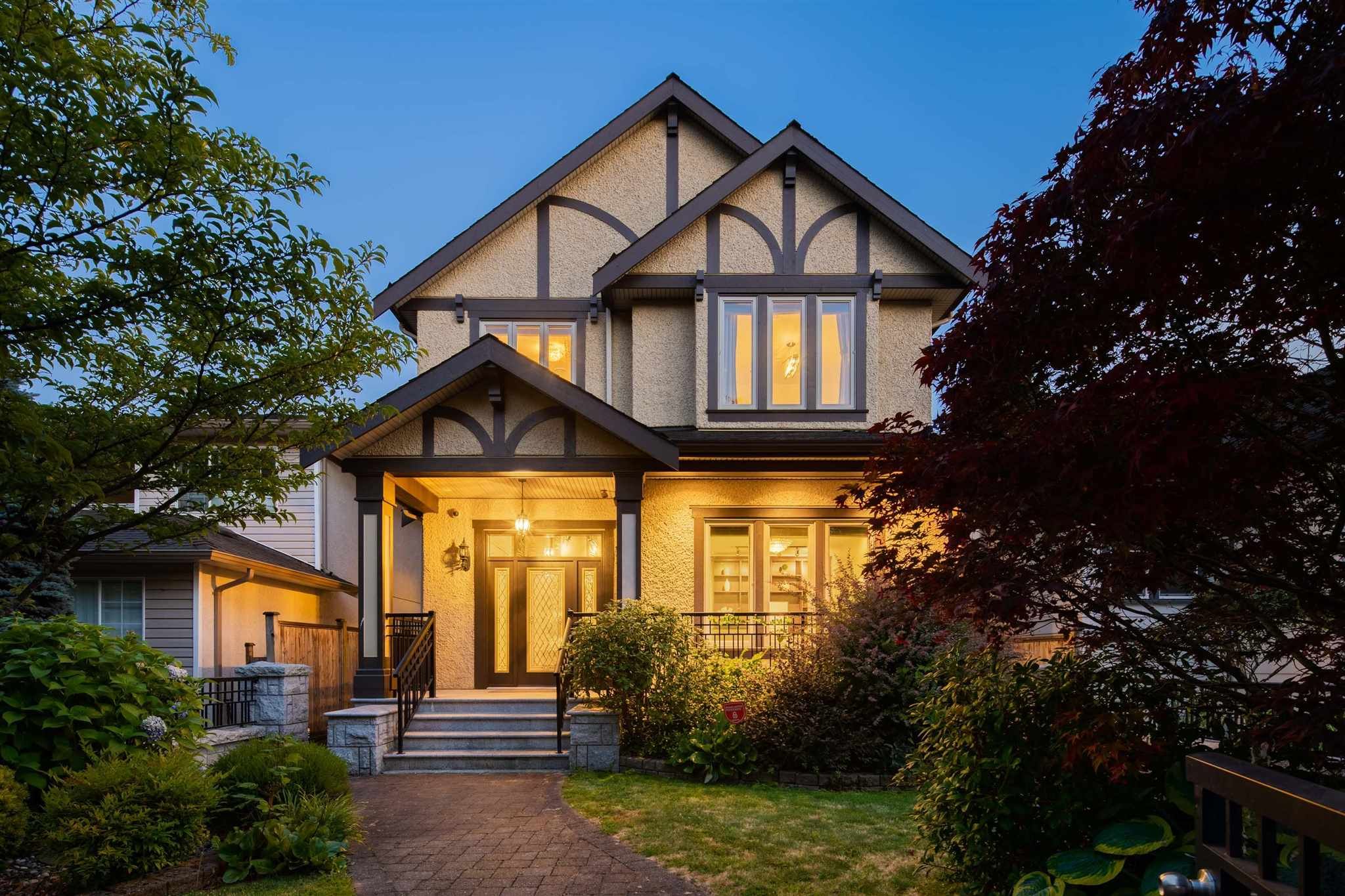 Main Photo: 2036 W 44TH AVENUE in : Kerrisdale House for sale : MLS®# R2622379