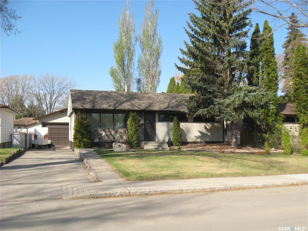 Main Photo: 22 Norman Crescent in Saskatoon: Avalon Residential for sale : MLS®# SK928490