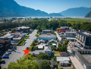 Photo 3: 37767 SECOND Avenue in Squamish: Downtown SQ House for sale : MLS®# R2752159