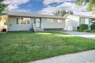 Photo 2: 115 Forrester Road in Saskatoon: Fairhaven Residential for sale : MLS®# SK946079