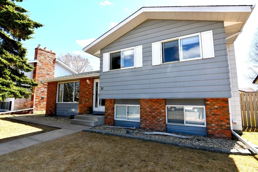 Main Photo: 31 Cole Street: Red Deer Detached for sale : MLS®# A1099856