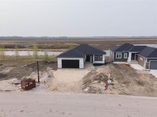 Photo 35: 821 Turnberry Cove in Niverville: The Highlands Residential for sale (R07)  : MLS®# 202307027