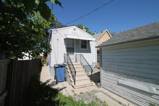 Photo 5: 635 Alverstone Street in Winnipeg: West End Residential for sale (5C)  : MLS®# 202415542
