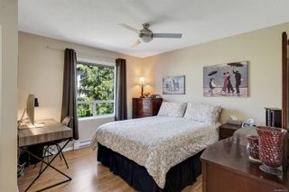 Photo 18: 17 3008 Quadra St in Victoria: Vi Mayfair Row/Townhouse for sale : MLS®# 913783