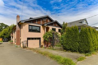 Photo 1: 920 QUEENS Ave in Victoria: Vi Central Park Half Duplex for sale : MLS®# 964324