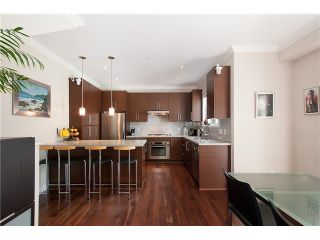 Photo 7: 1 1803 MACDONALD Street in Vancouver: Kitsilano Townhouse for sale in "TATLOW COURTS" (Vancouver West)  : MLS®# V1062400