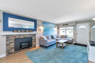 Photo 4: 887 LEE STREET: White Rock House for sale (South Surrey White Rock)  : MLS®# R2751059