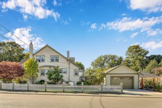Photo 1: 2390 Bowker Ave in Oak Bay: OB North Oak Bay House for sale : MLS®# 854656