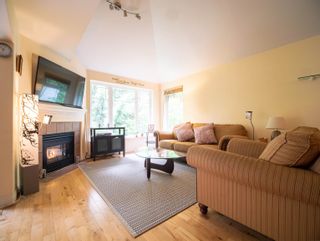 Photo 2: 32 2351 PARKWAY Boulevard in Coquitlam: Westwood Plateau Townhouse for sale : MLS®# R2782670