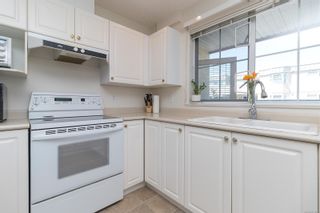 Photo 9: 202 9730 Second St in Sidney: Si Sidney South-East Condo for sale : MLS®# 933061