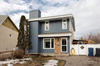 Photo 1: Canterbury Park Two Storey in Winnipeg: House for sale : MLS®# 202208764