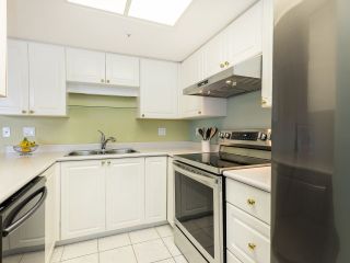 Photo 9: 804 719 PRINCESS Street in New Westminster: Uptown NW Condo for sale in "STIRLING PLACE" : MLS®# R2432360