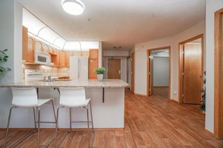 Photo 2: 127 4805 45 Street: Red Deer Apartment for sale : MLS®# A1045586