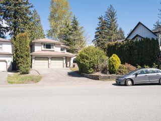 Photo 3: 6006 124 Street in Surrey: Panorama Ridge House for sale in "Boundary Park" : MLS®# R2871814