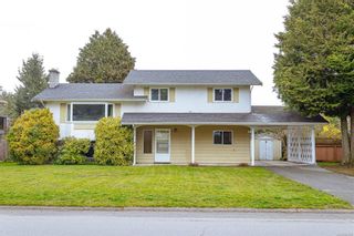 Photo 1: 7235 Seabrook Rd in Central Saanich: CS Saanichton House for sale : MLS®# 956870