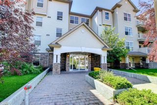 Photo 2: 405 2000 Applevillage Court SE in Calgary: Applewood Park Apartment for sale : MLS®# A1244154