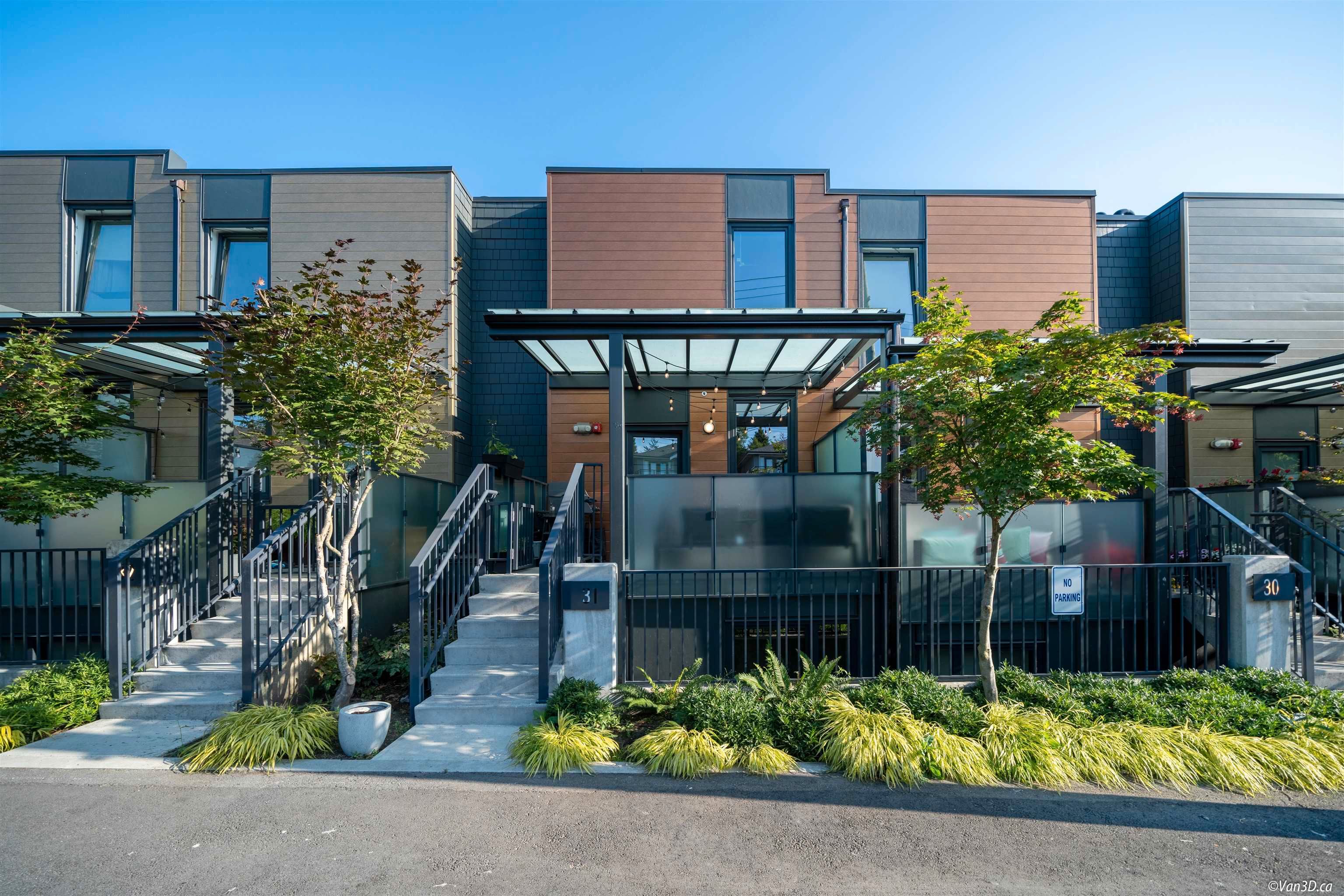 Main Photo: 31 720 E 3RD Street in North Vancouver: Queensbury Townhouse for sale in "EVOLV35" : MLS®# R2803160