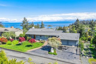 Main Photo: 3676 Overlook Dr in Nanaimo: Na Hammond Bay House for sale : MLS®# 962584