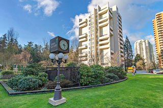 Photo 2: 1402 4200 MAYBERRY Street in Burnaby: Metrotown Condo for sale in "Times Square" (Burnaby South)  : MLS®# R2693098