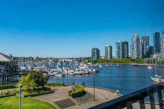 Photo 10: 319 525 WHEELHOUSE Square in Vancouver: False Creek Condo for sale in "HENLEY COURT" (Vancouver West)  : MLS®# R2778605