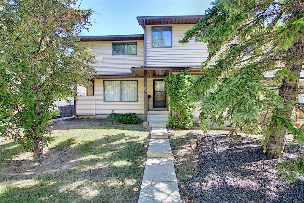 Main Photo: 58 380 BERMUDA Drive NW in Calgary: Beddington Heights Row/Townhouse for sale : MLS®# A1026855