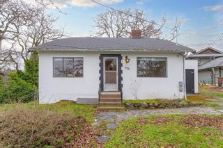 Main Photo: 976 Cloverdale Ave in Saanich: SE Quadra House for sale (Saanich East)  : MLS®# 961495