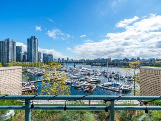 Photo 32: 321 1228 MARINASIDE Crescent in Vancouver: Yaletown Townhouse for sale in "Crestmark 2" (Vancouver West)  : MLS®# R2879908