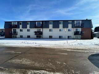 Photo 3: 4 176 Acadia Court in Saskatoon: West College Park Residential for sale : MLS®# SK960288