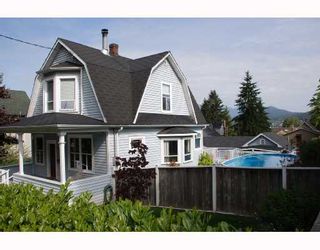 Photo 1: 2610 HENRY Street in Port_Moody: Port Moody Centre House for sale (Port Moody)  : MLS®# V710386