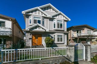 Photo 1: 3541 ADANAC Street in Vancouver: Renfrew VE House for sale (Vancouver East)  : MLS®# R2446192