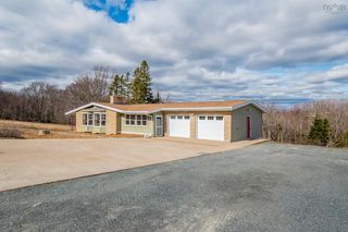 Photo 1: 45 Beamish Road in East Uniacke: 105-East Hants/Colchester West Residential for sale (Halifax-Dartmouth)  : MLS®# 202306661