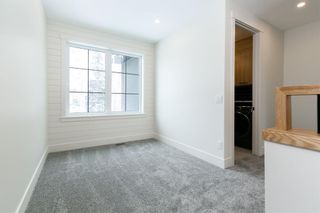 Photo 22: 17 White Oak Crescent SW in Calgary: Wildwood Detached for sale : MLS®# A2033470