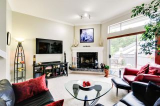Photo 10: 8469 PORTSIDE COURT in Vancouver: Fraserview VE Townhouse for sale (Vancouver East)  : MLS®# R2190962