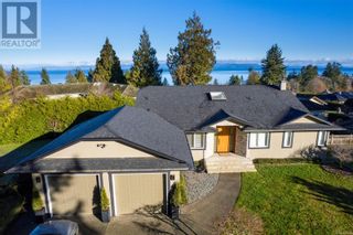 Photo 1: 211 Wallace Way in Qualicum Beach: House for sale : MLS®# 953999