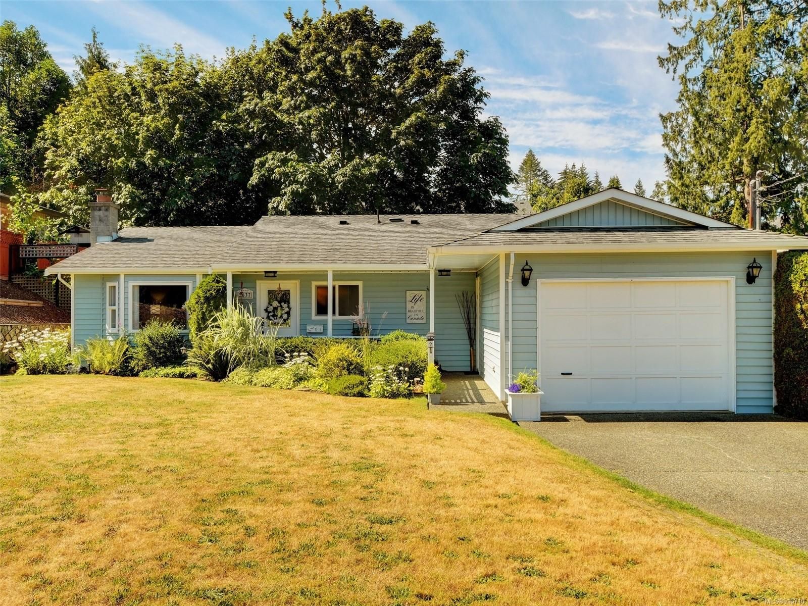Main Photo: 2637 Ernhill Dr in Langford: La Walfred House for sale : MLS®# 910710