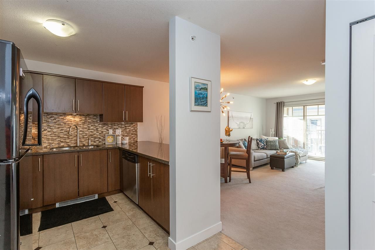 Photo 19: Photos: 406 12248 224 Street in Maple Ridge: East Central Condo for sale in "URBANO" : MLS®# R2338638