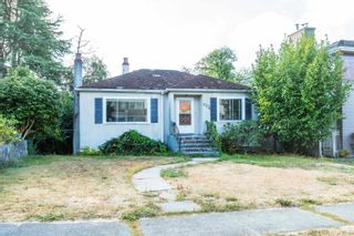 Photo 1: 2376 W 18TH Avenue in Vancouver: Arbutus House for sale (Vancouver West)  : MLS®# R2731030