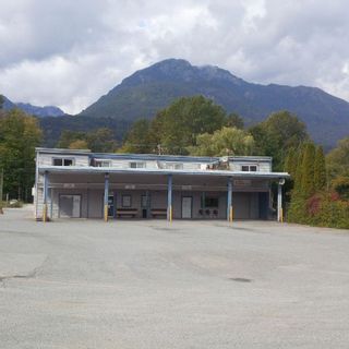 Photo 4: 40446 GOVERNMENT Road in Squamish: Brackendale Retail for sale : MLS®# C8054465