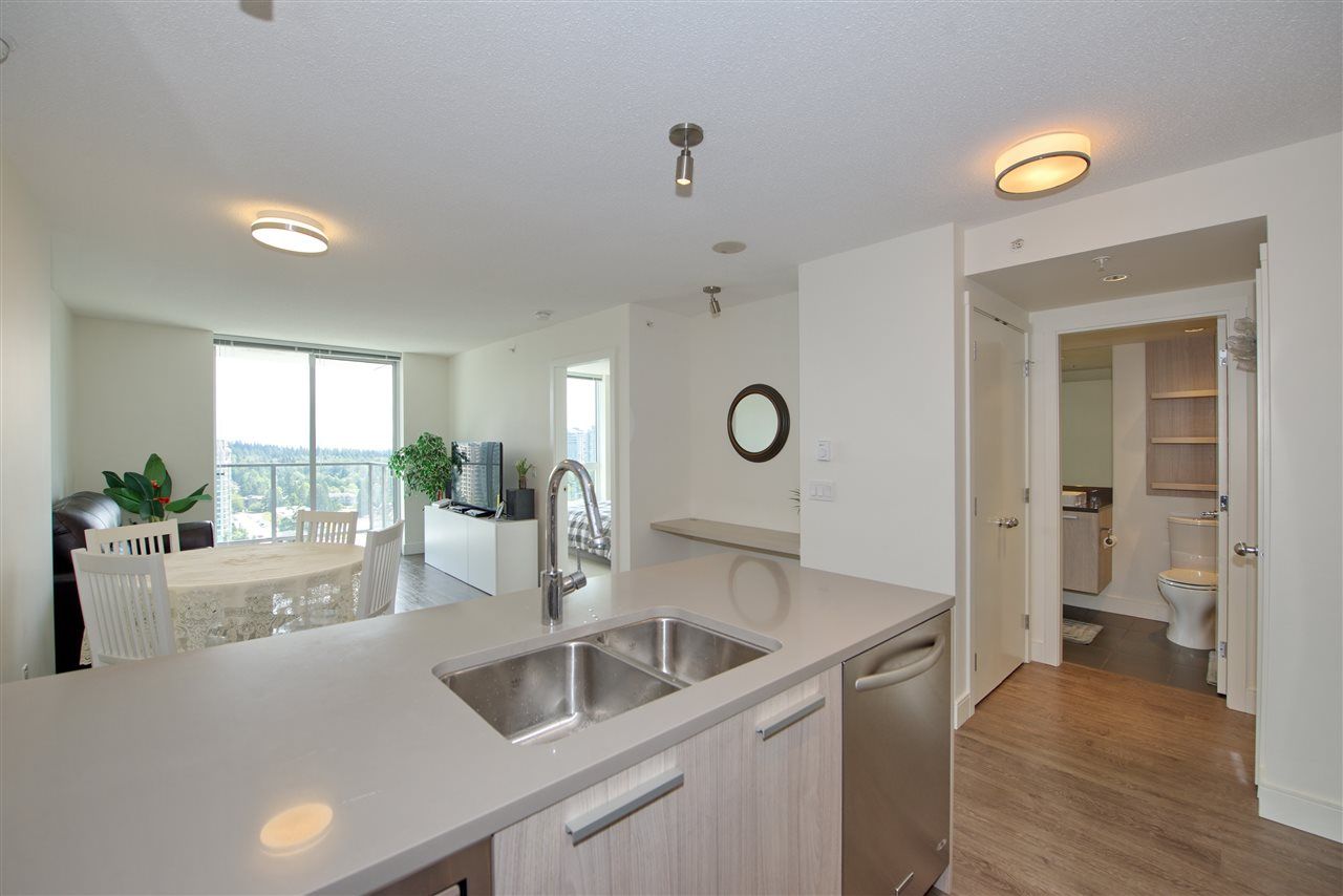 Main Photo: 2502 3007 GLEN Drive in Coquitlam: North Coquitlam Condo for sale in "Evergreen" : MLS®# R2389564