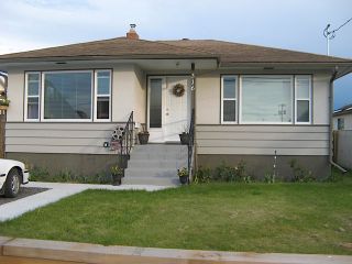 Photo 1: 316 SE Wade Avenue w in Penticton: Residential Detached for sale