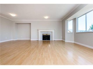 Photo 3: 12444 228 Street in Maple Ridge: East Central 1/2 Duplex for sale : MLS®# V1131334