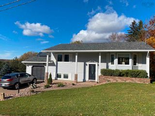Photo 1: 32 Forest Hill Drive in New Glasgow: 106-New Glasgow, Stellarton Residential for sale (Northern Region)  : MLS®# 202127632