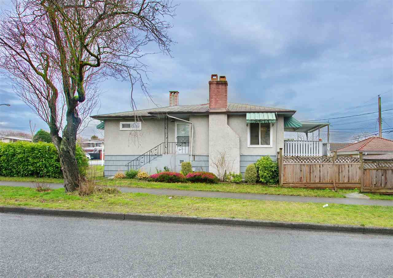 Main Photo: 7320 INVERNESS Street in Vancouver: South Vancouver House for sale (Vancouver East)  : MLS®# R2429721