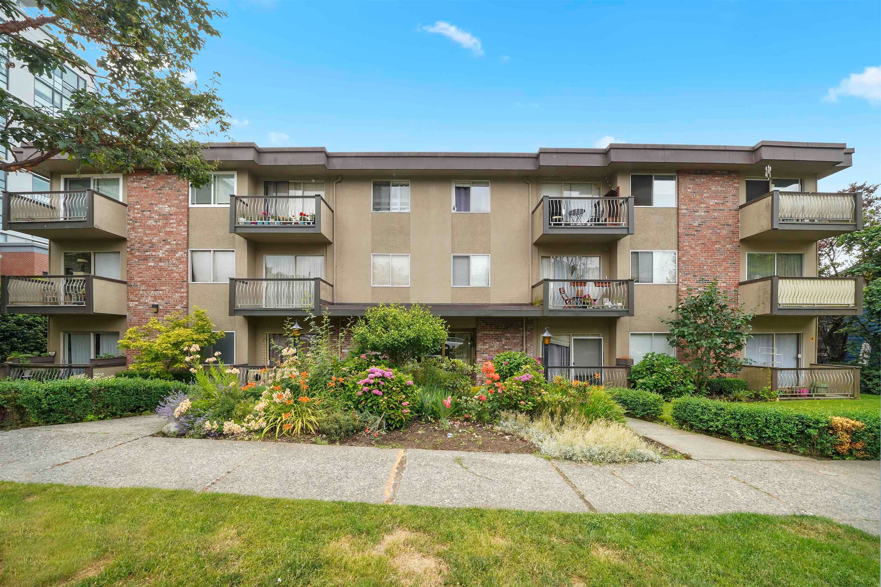 Main Photo: 313 610 THIRD Avenue in New Westminster: Uptown NW Condo for sale in "JAE MAR COURT" : MLS®# R2726908